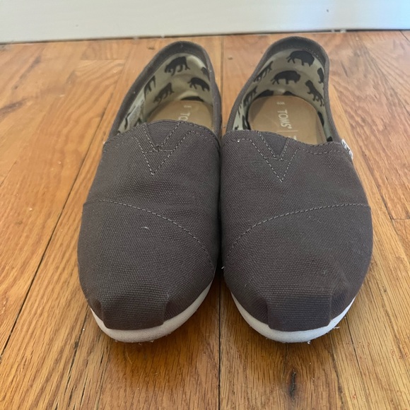 TOMS - Picture 3 of 6